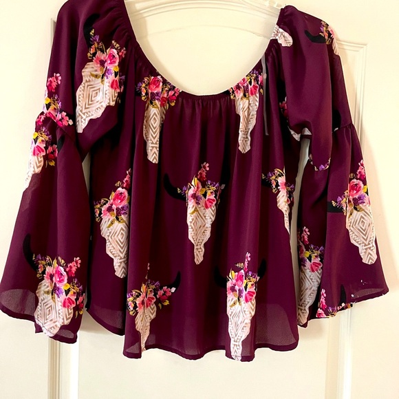 Altar’d State Beautiful cropped, high-low Flowy blouse, western women’s small - Picture 1 of 14